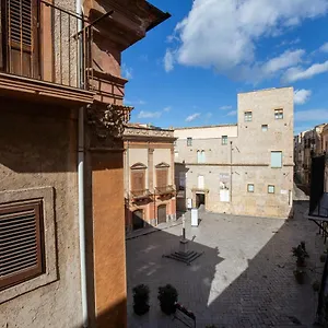 https://la-stanza-del-vicolo.palermohotels.org